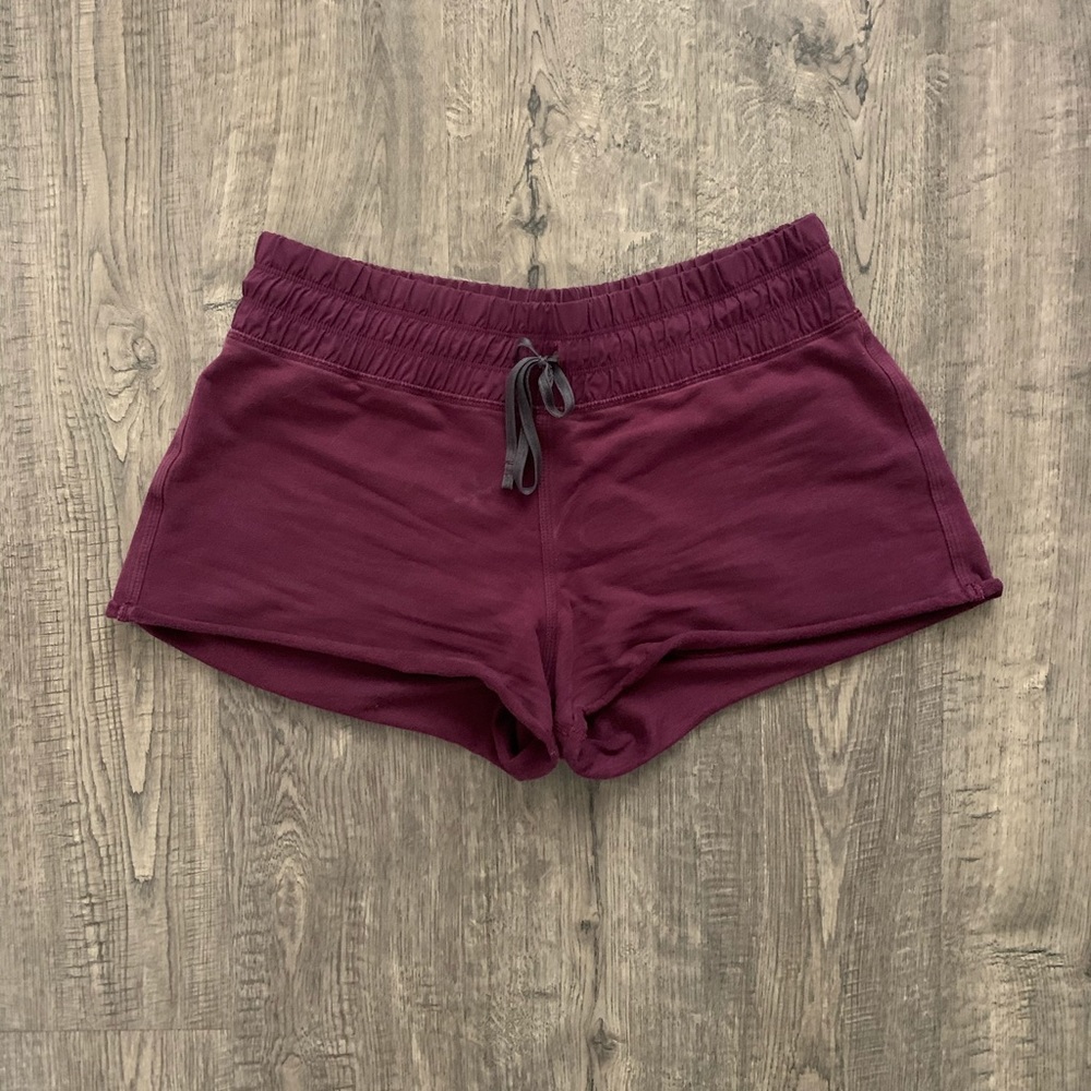 🍋lululemon lounge shorts!